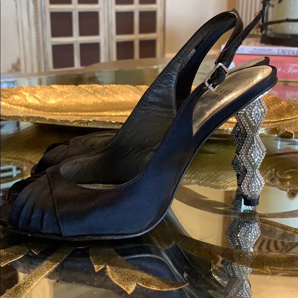 Stuart Weitzman - Picture 9 of 9